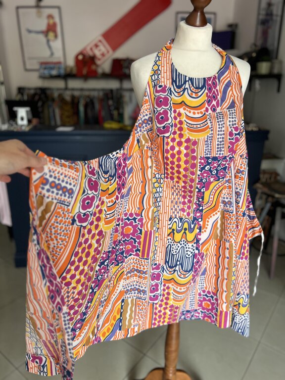 Włoska sukienka vintage High Fashion Firenze – bawełniana, kopertowy fason – lato – rozmiar M/L – wzorzysta, z guzikami po bokach – styl 60. (8)