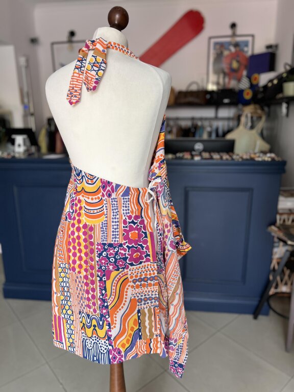 Włoska sukienka vintage High Fashion Firenze – bawełniana, kopertowy fason – lato – rozmiar M/L – wzorzysta, z guzikami po bokach – styl 60. (9)