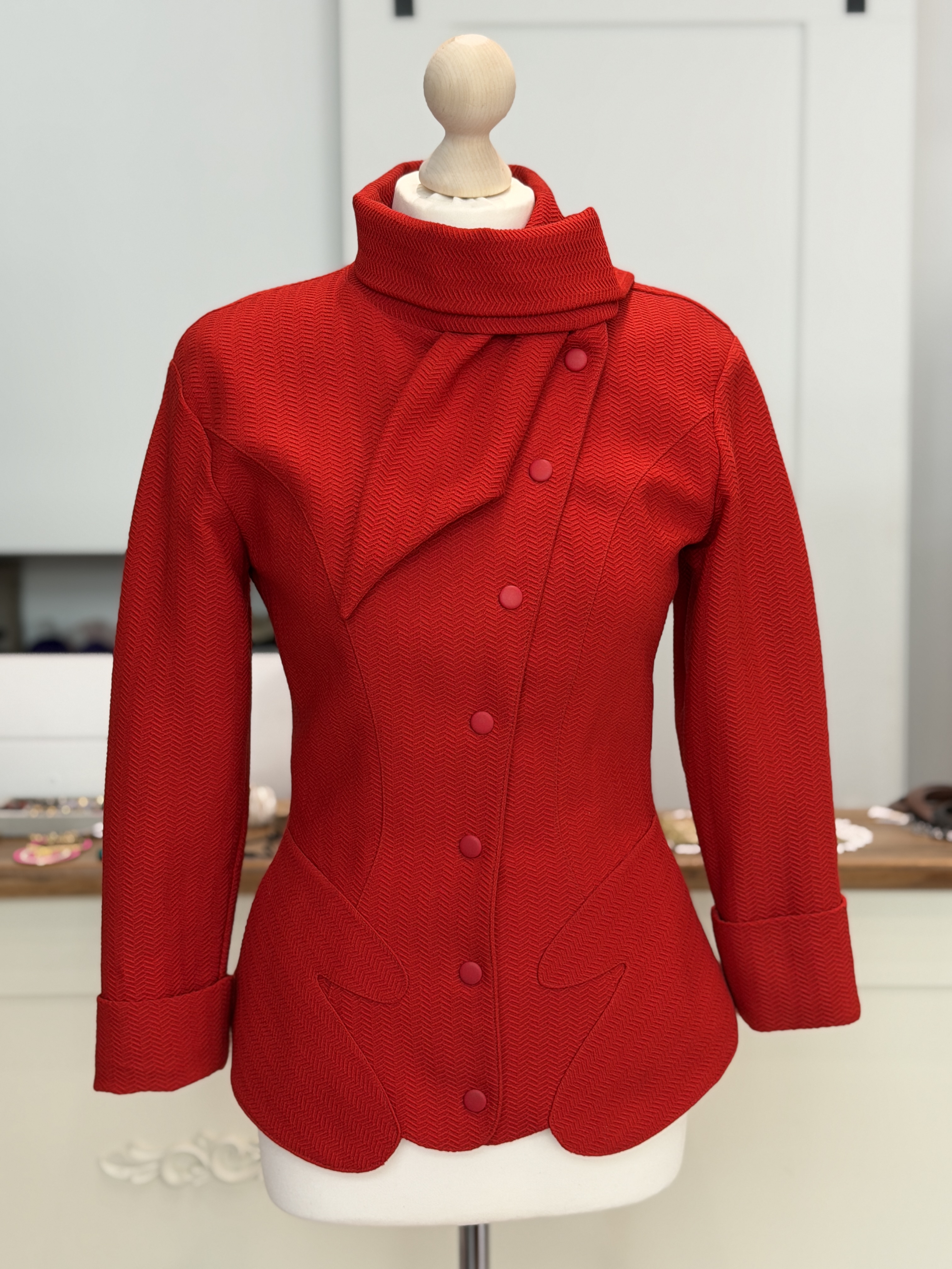 Thierry Mugler Paris czerwony wełniany żakiet Made in France vintage XS S
