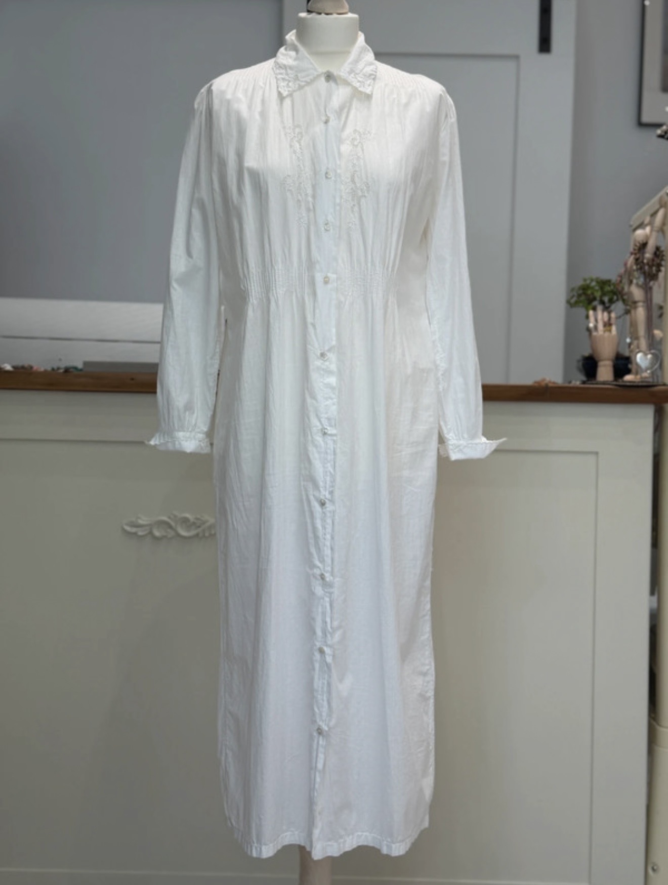 Romantyczna bawełniana koszula nocna, sukienka vintage z haftem i guzikami z masy perłowej M/L