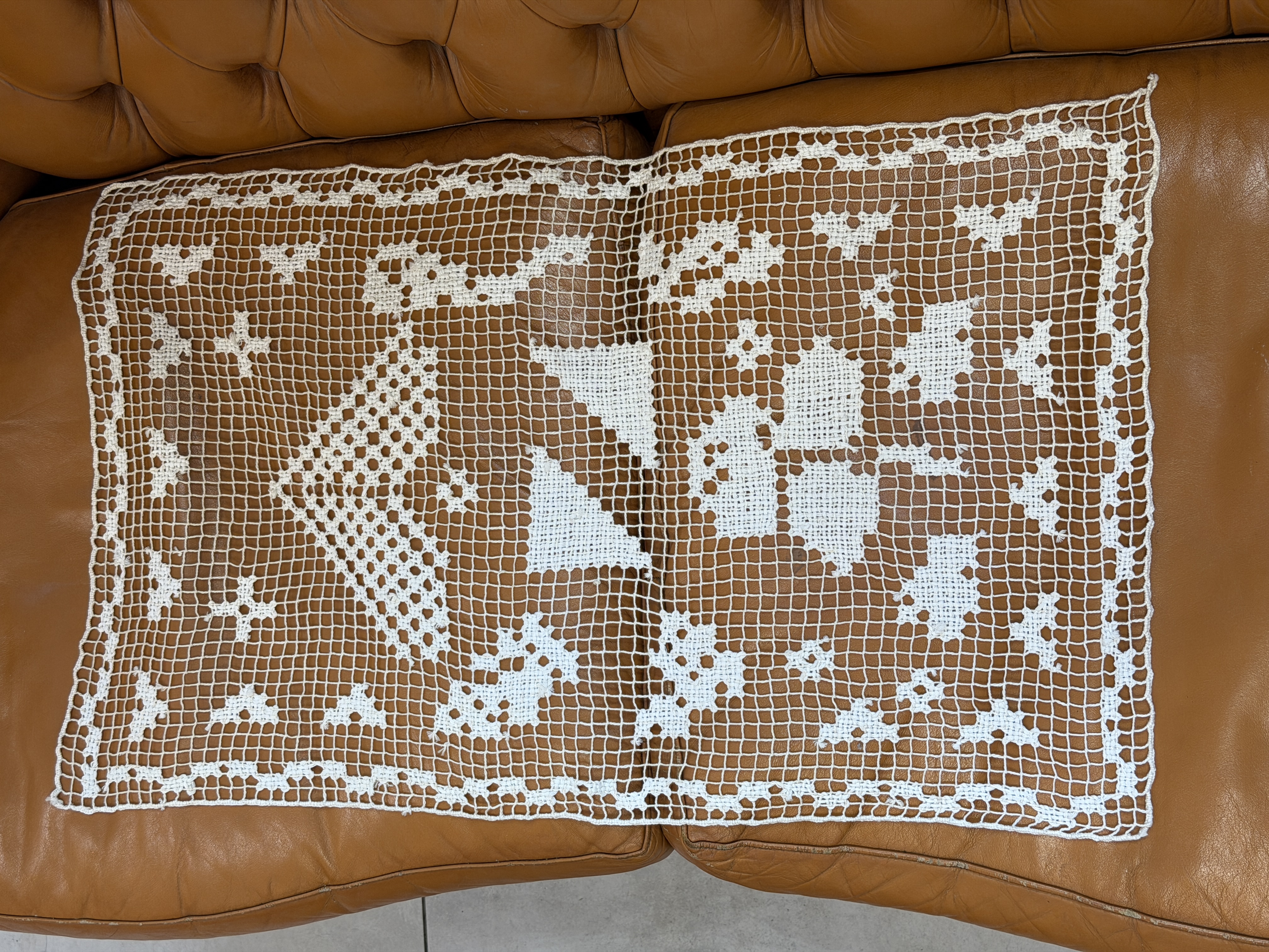 Ręcznie szydełkowana serweta vintage filet crochet  69x41 ecru