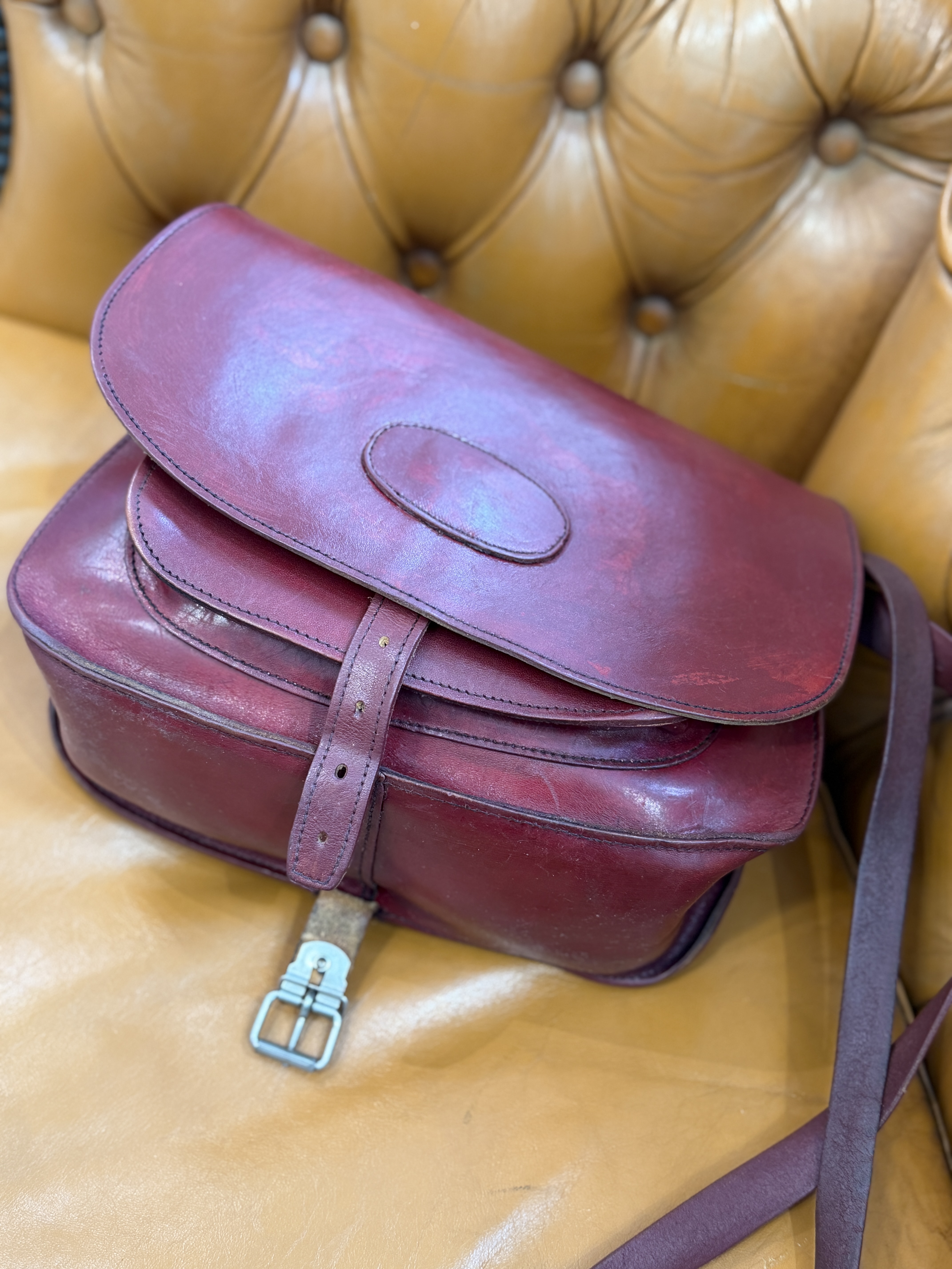 Skórzana torba vintage bordo z regulowanym paskiem | Naturalna skóra | Lata 80. (10)
