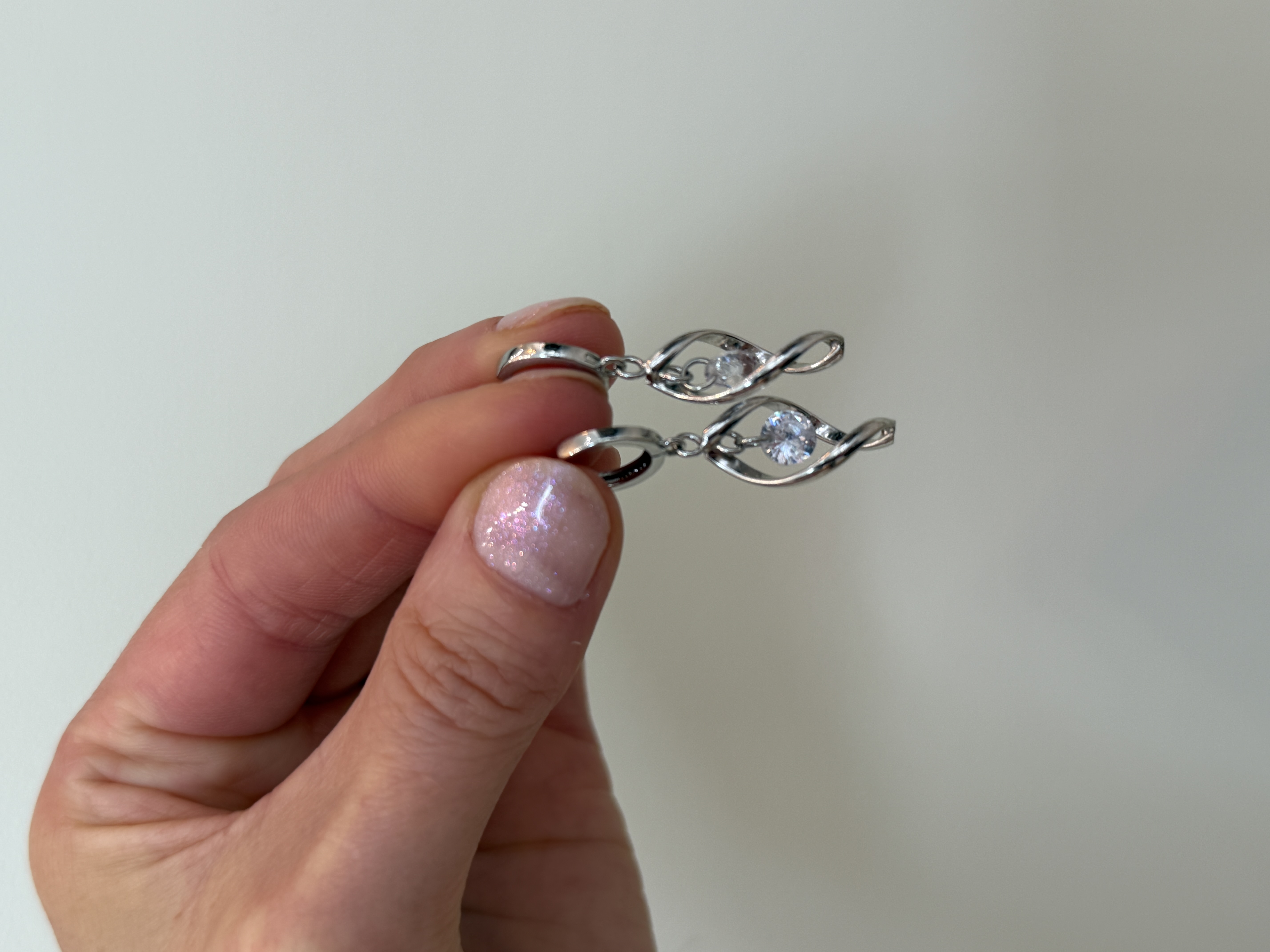 Srebrne kolczyki 925 z cyrkoniami – eleganckie wiszące kolczyki (2)