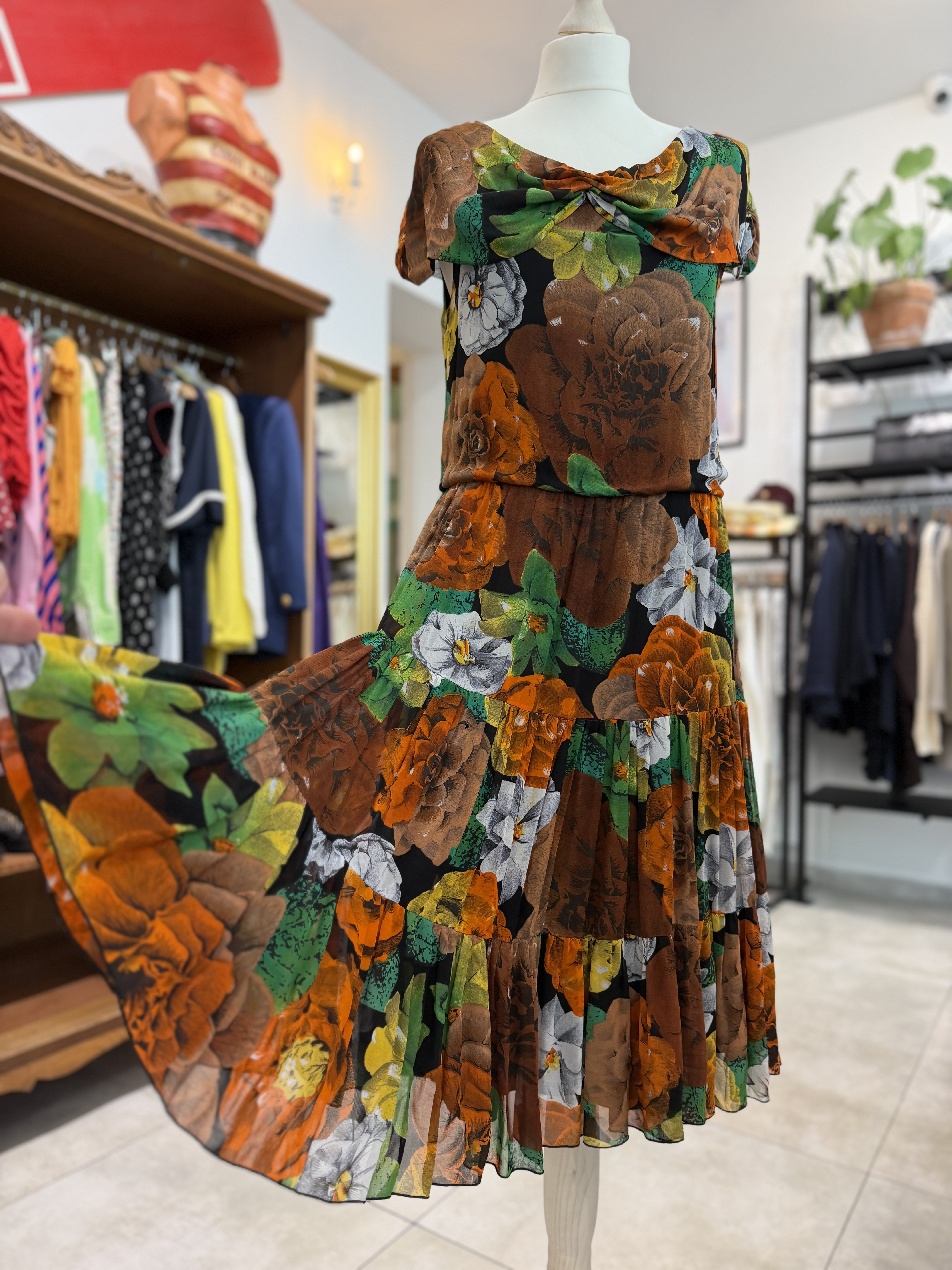 Sukienka vintage midi w duże kwiaty falbany 80s boho M (3)