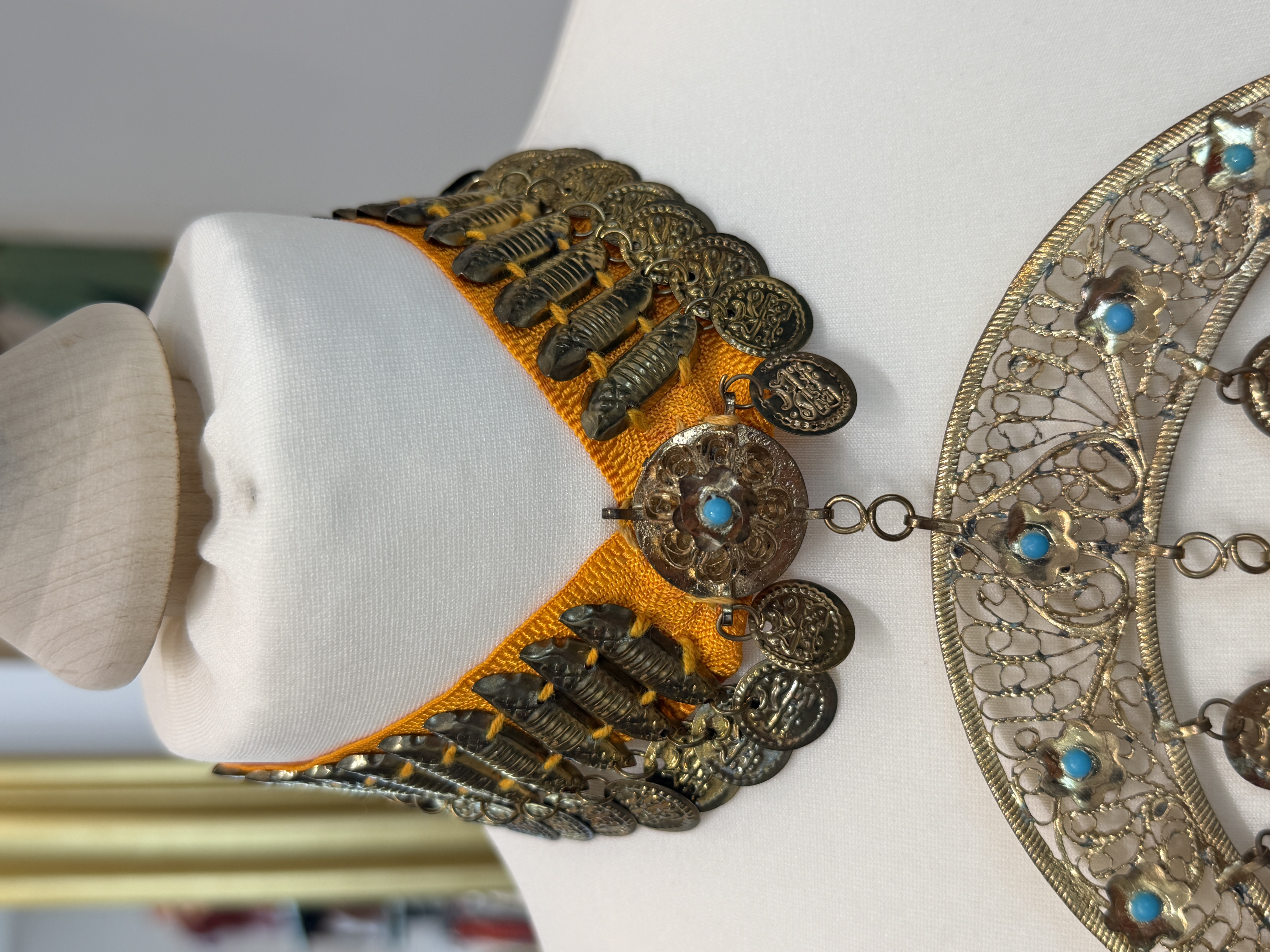Duży naszyjnik choker etniczny boho tribal z monetami i turkusami (7)