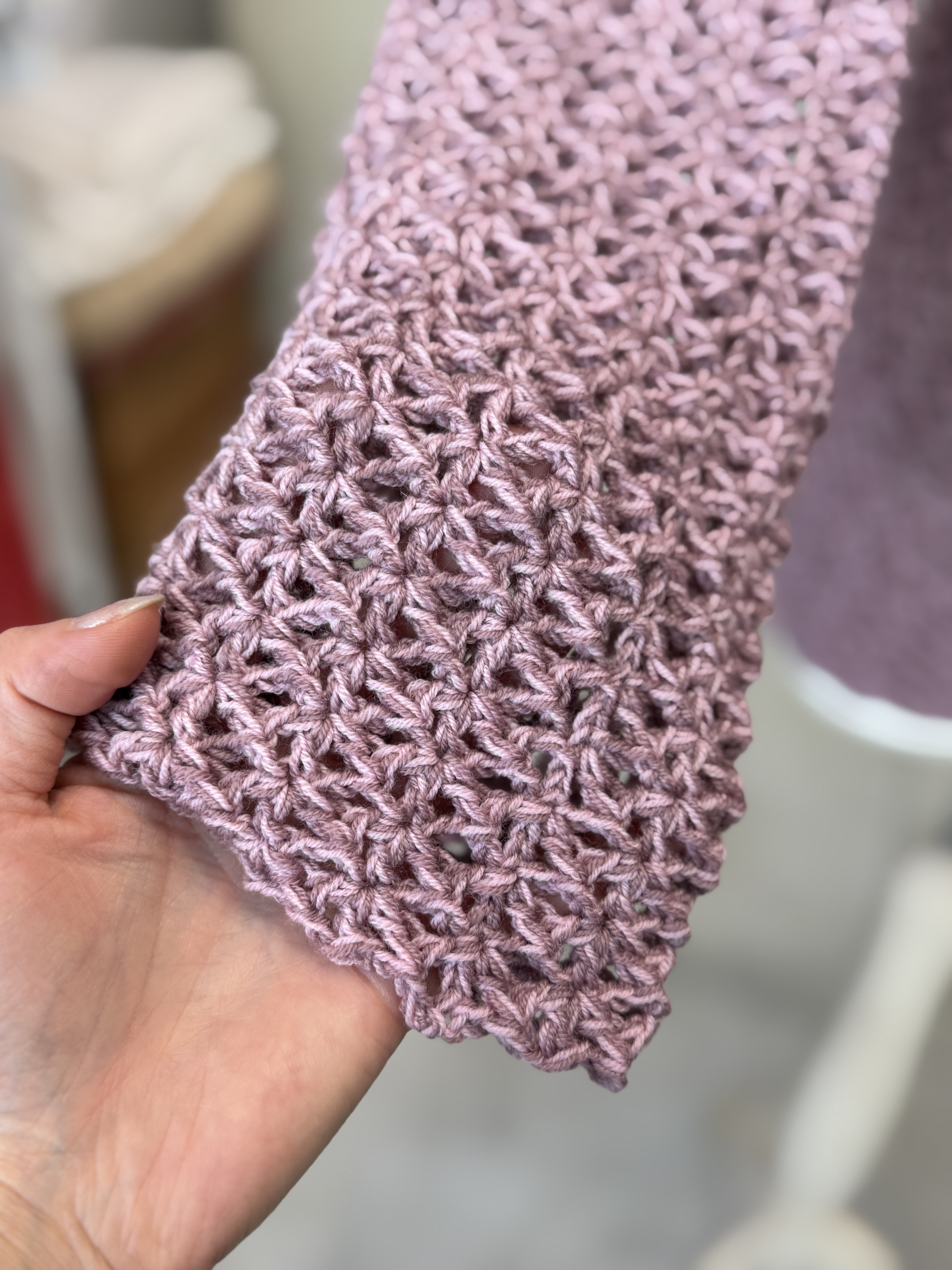 Ażurowy sweter handmade brudny róż miękka sprężysta dzianina S M L