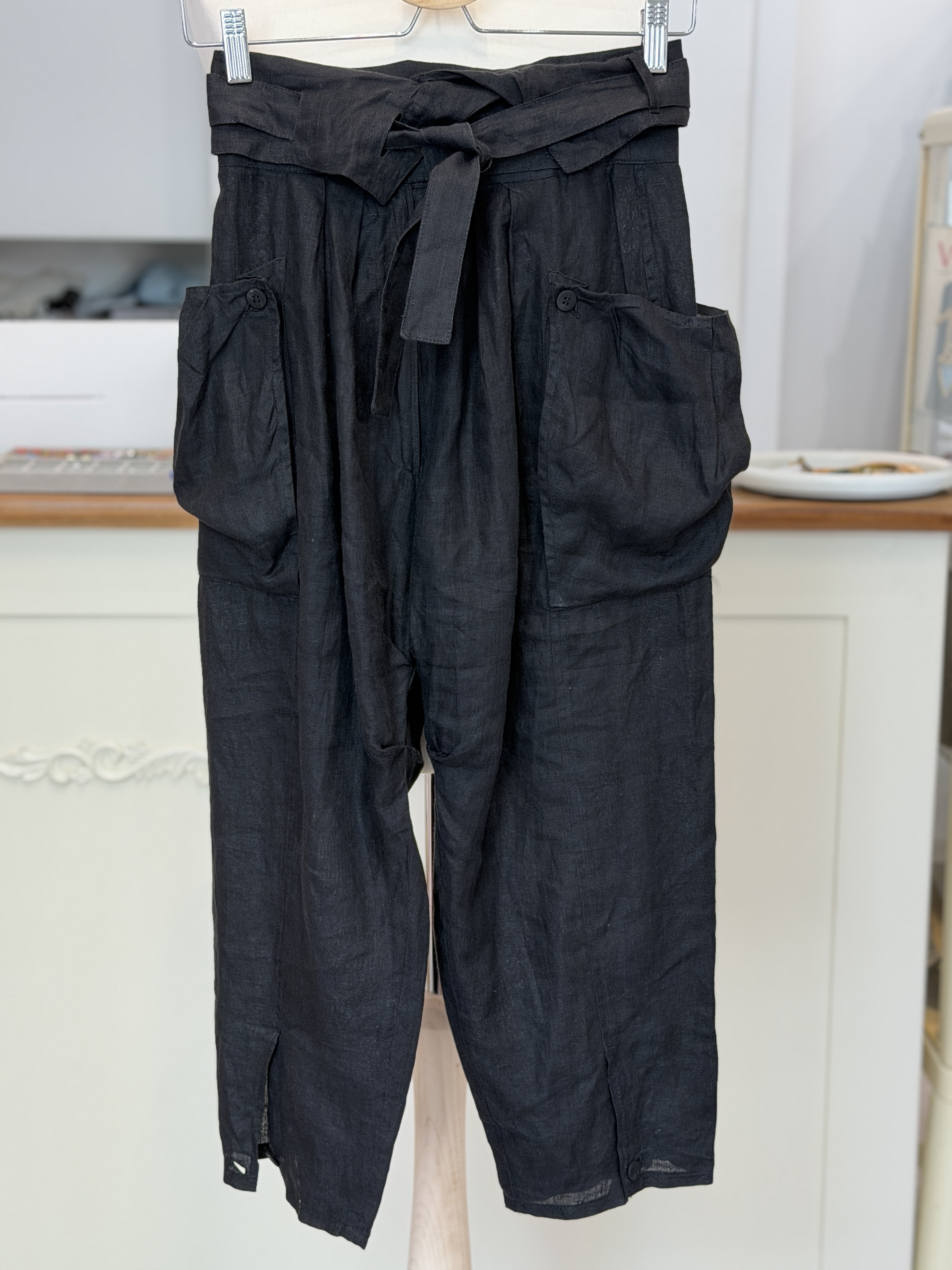 Vintage włoskie spodnie 100% len wysoki stan cargo czarne XS S (5)