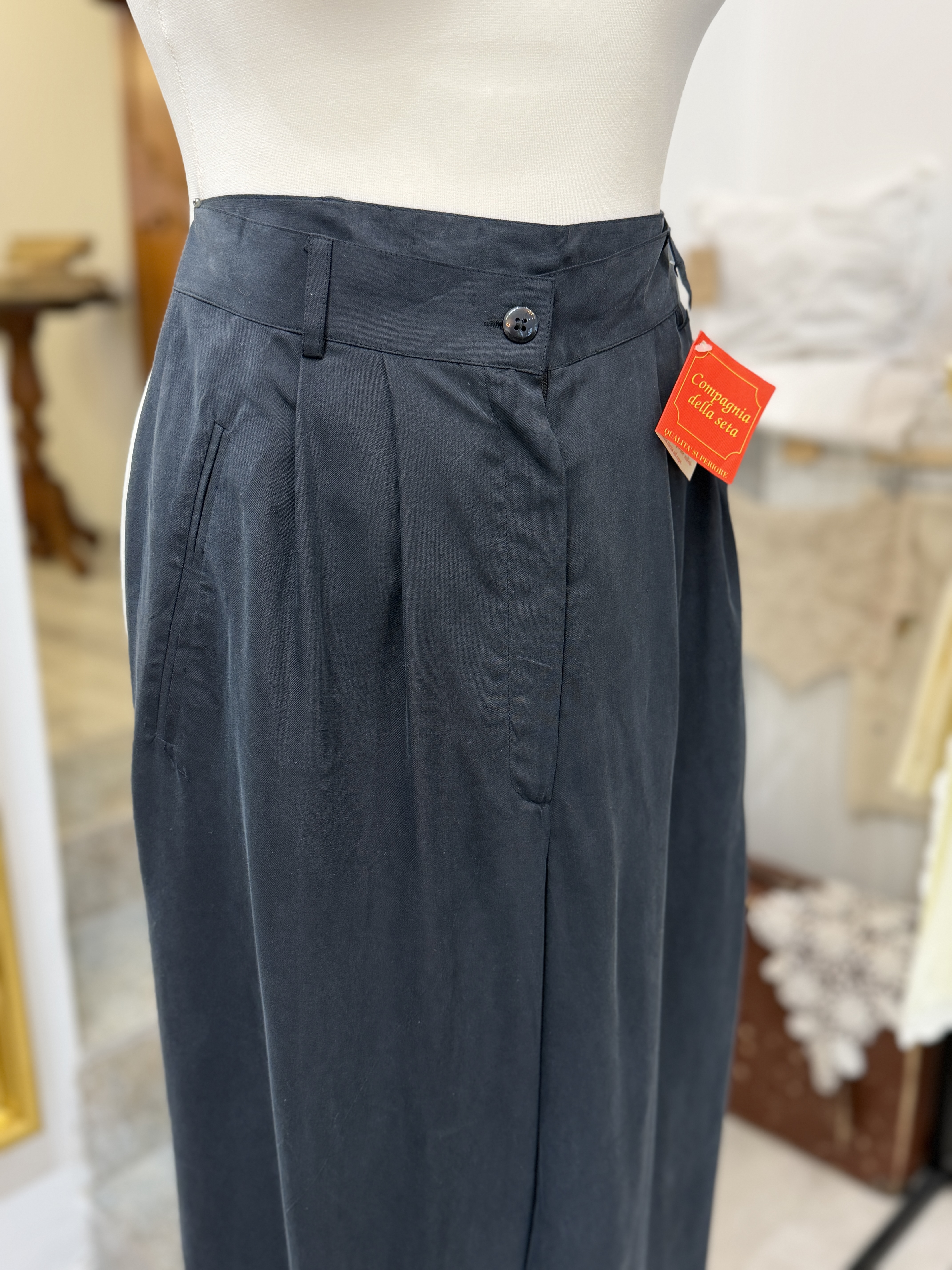 Vintage spodnie 100% jedwab wysoki stan Made in Italy nowe z metką M